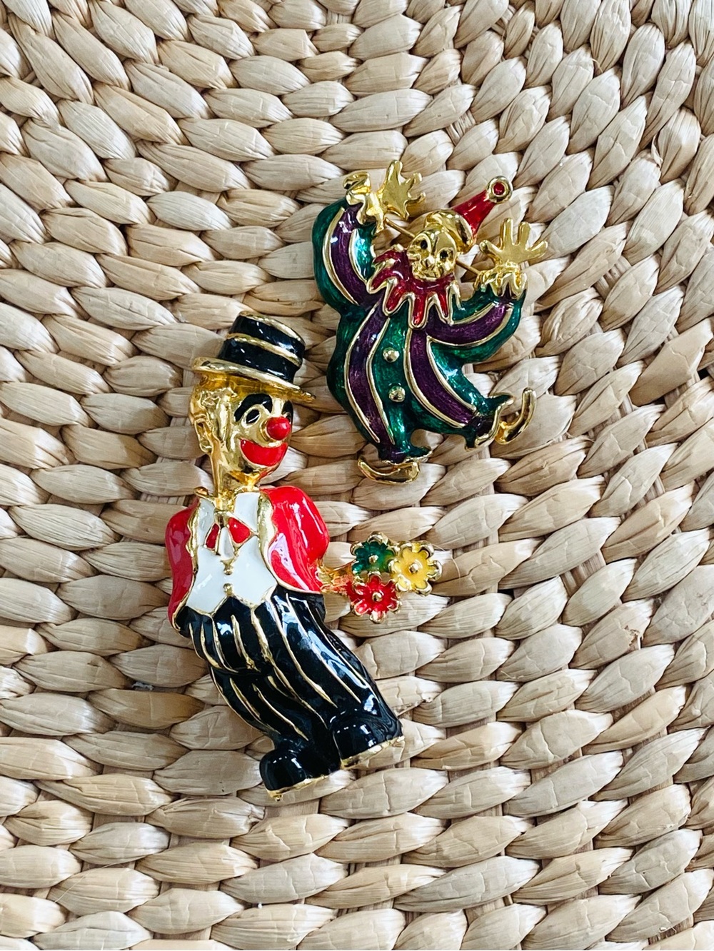 Vtg Circus Lot Set 2 Enamel Clowns Brooch Pin Gold Tone Flower Bouquet Top Hat